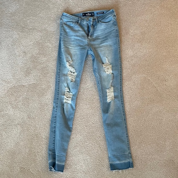Hollister High Rise “Super Skinny” Ripped Jeans - Picture 2 of 4